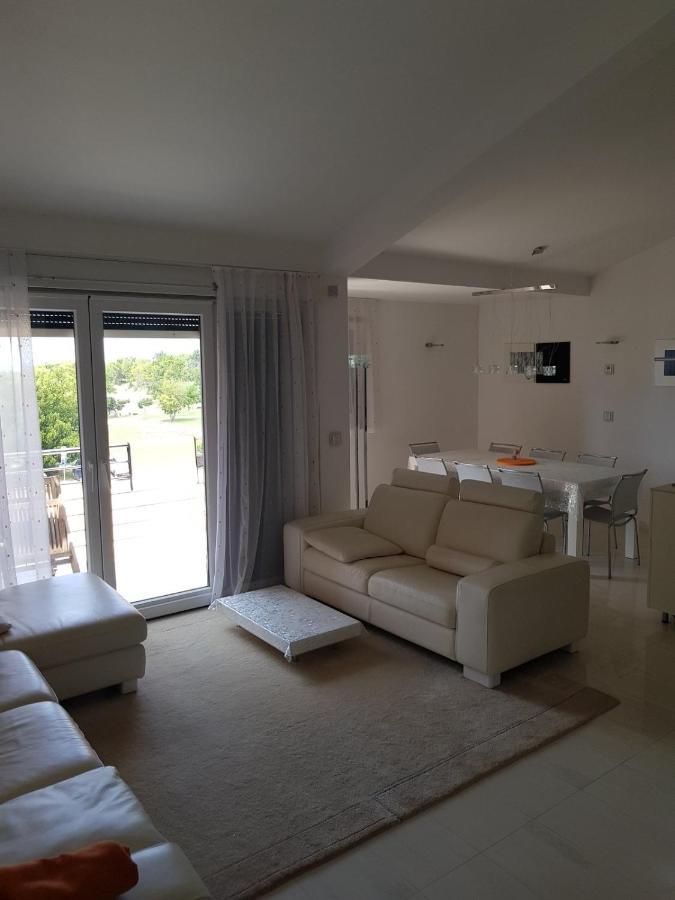 Apartments Fontana Zambratija מראה חיצוני תמונה